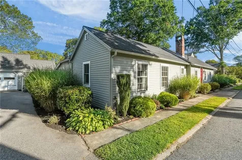 30 Eldredge Avenue East Greenwich RI 02818