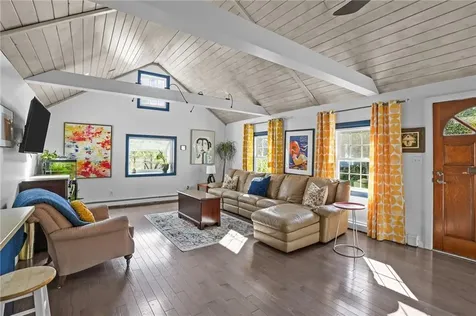 30 Eldredge Avenue East Greenwich RI 02818