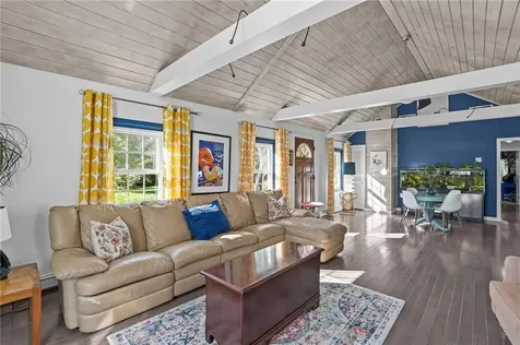 30 Eldredge Avenue East Greenwich RI 02818