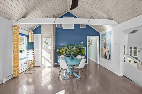 30 Eldredge Avenue East Greenwich RI 02818