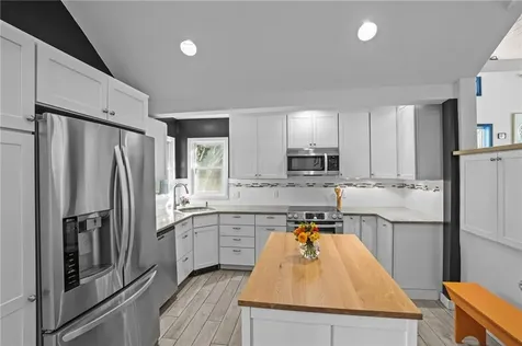 30 Eldredge Avenue East Greenwich RI 02818