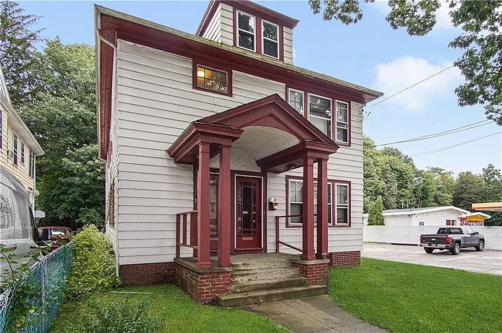 1012 Narragansett Boulevard Providence RI 02905