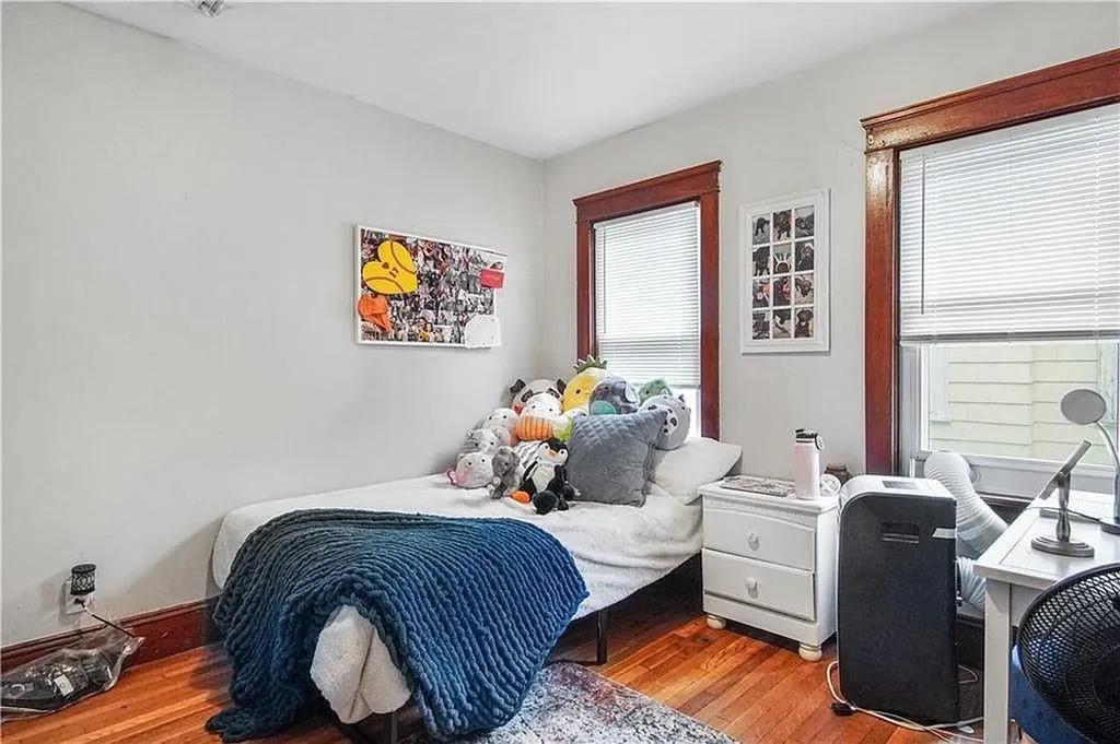 1012 Narragansett Boulevard Providence RI 02905