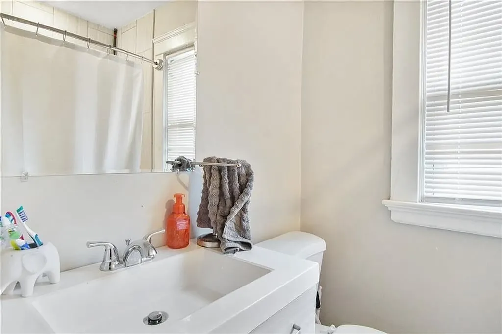 1012 Narragansett Boulevard Providence RI 02905