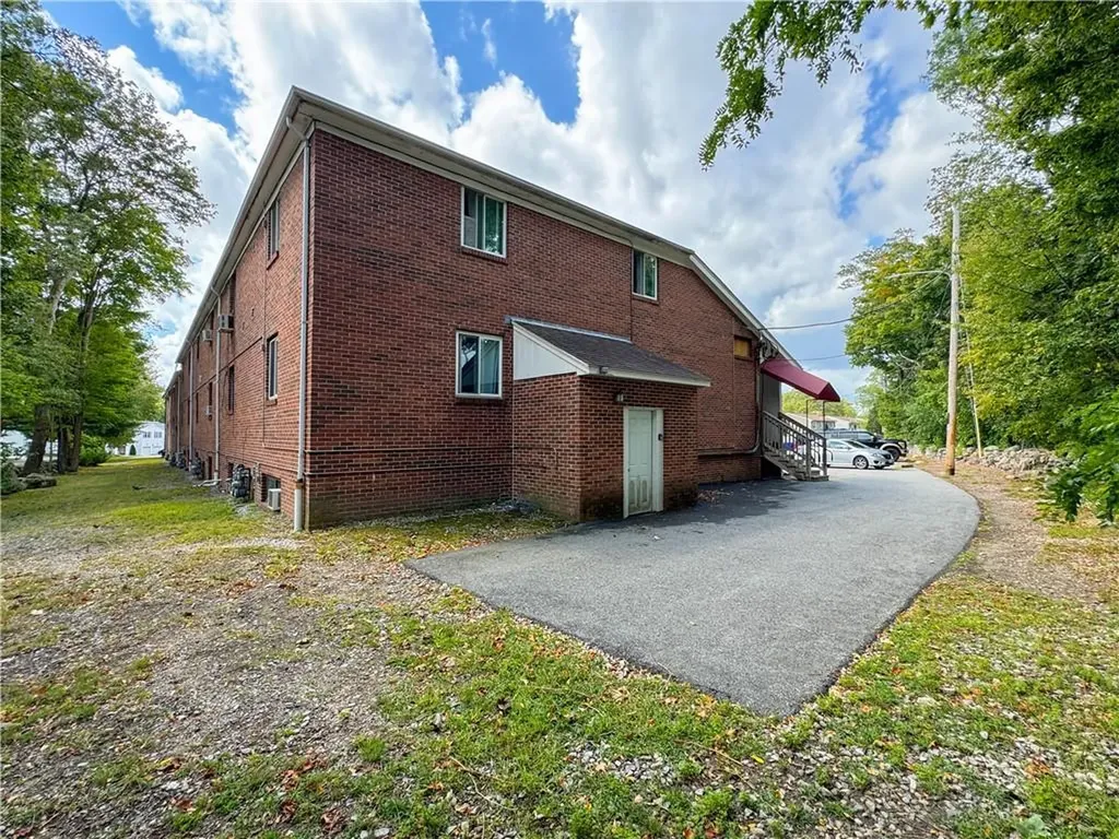 567 Smithfield Road North Providence RI 02904