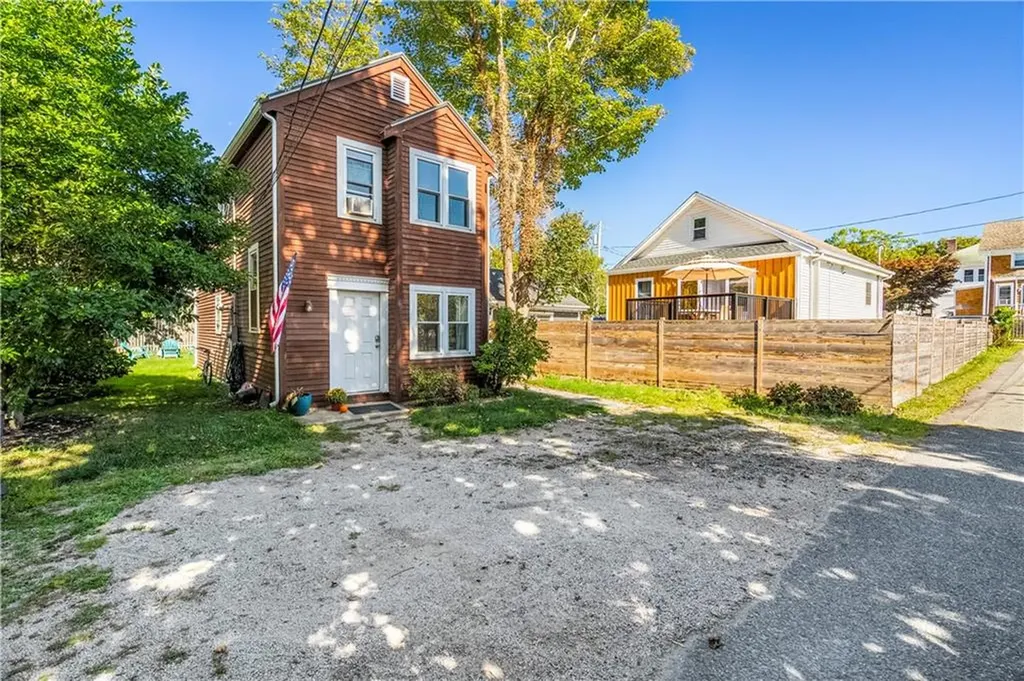 46 Thurston Avenue Newport RI 02840