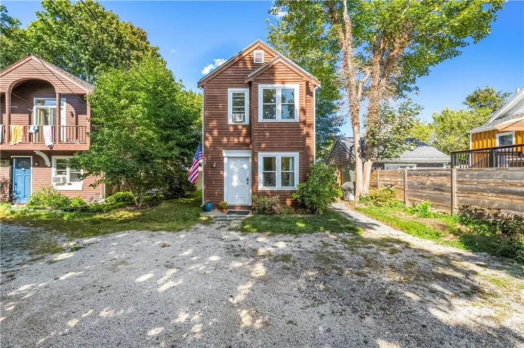 46 Thurston Avenue Newport RI 02840