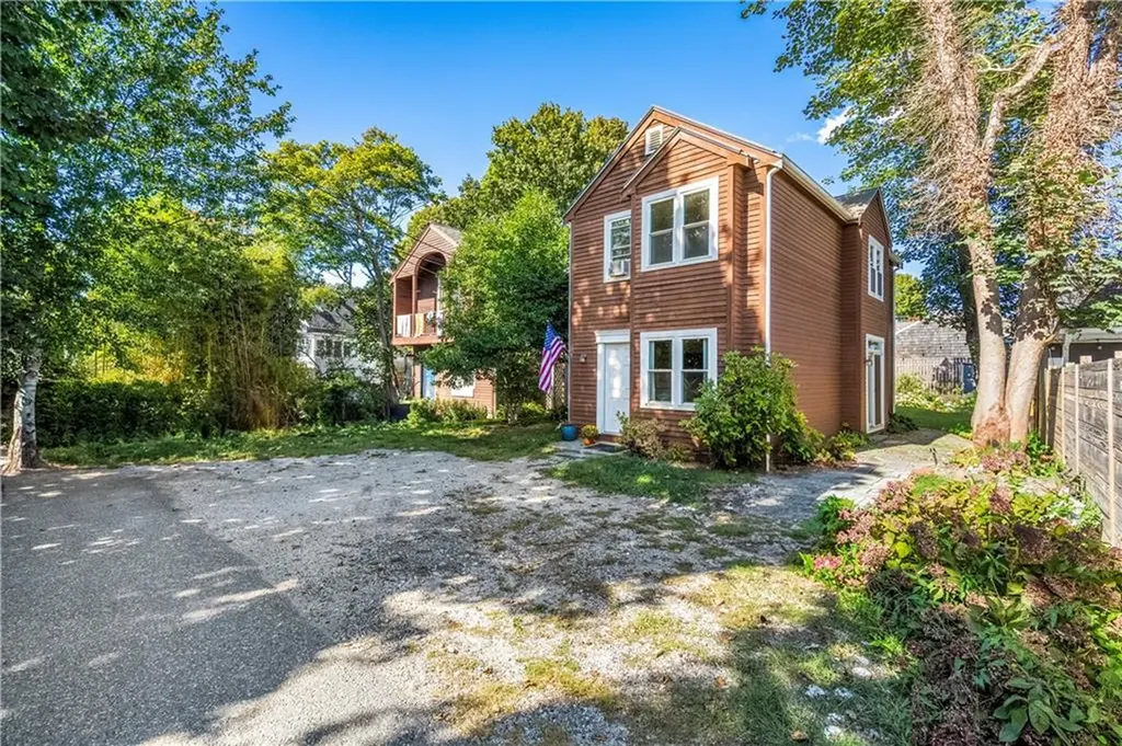 46 Thurston Avenue Newport RI 02840