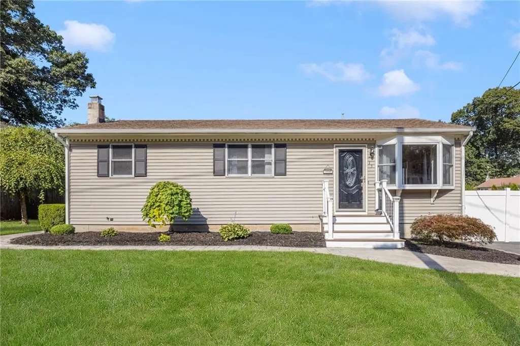 15 Anthony Street Warwick RI 02886