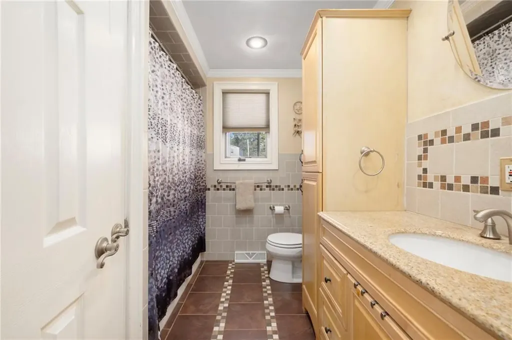 15 Anthony Street Warwick RI 02886