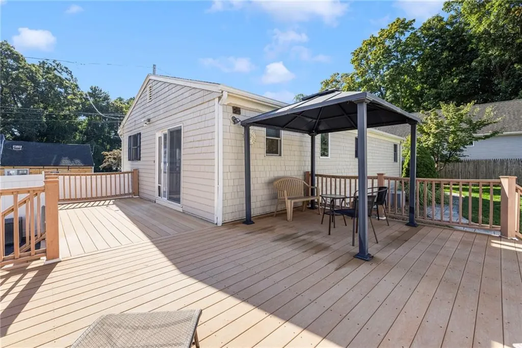 15 Anthony Street Warwick RI 02886