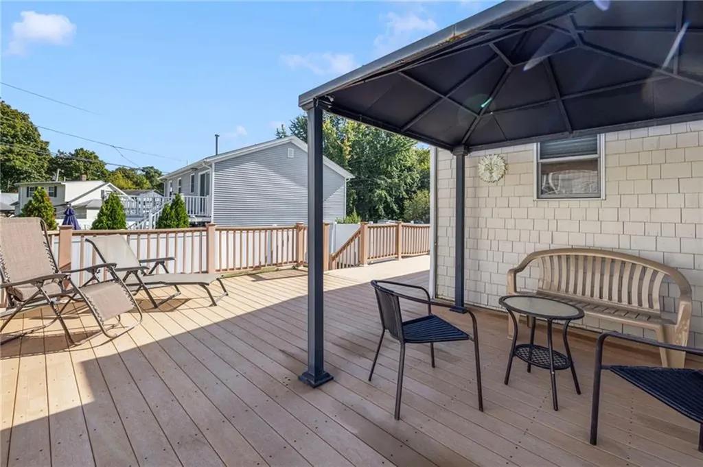 15 Anthony Street Warwick RI 02886