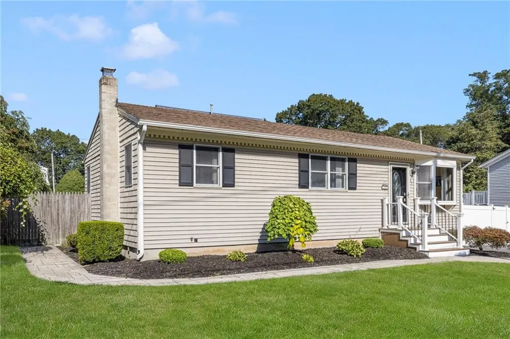 15 Anthony Street Warwick RI 02886