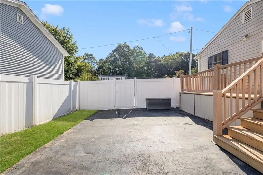 15 Anthony Street Warwick RI 02886