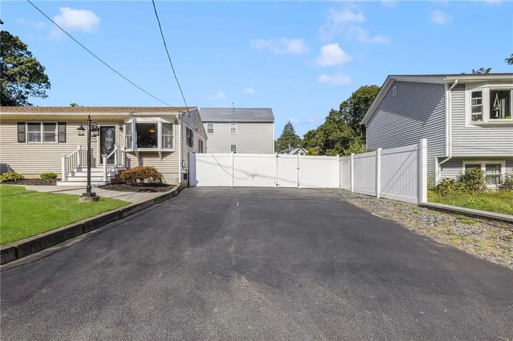 15 Anthony Street Warwick RI 02886