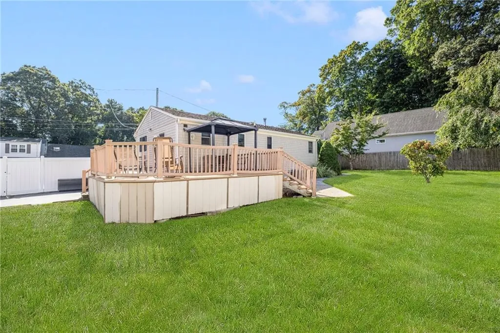 15 Anthony Street Warwick RI 02886