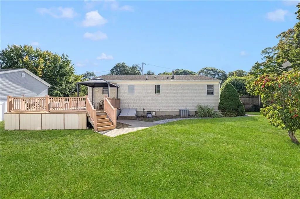 15 Anthony Street Warwick RI 02886