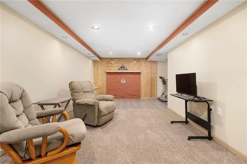 15 Anthony Street Warwick RI 02886