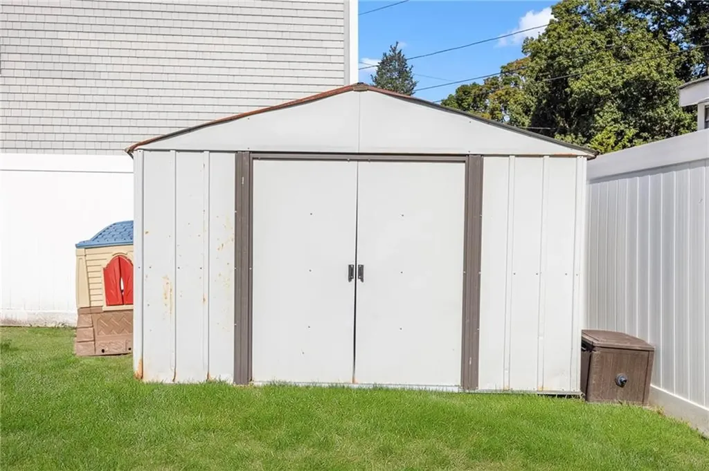 15 Anthony Street Warwick RI 02886