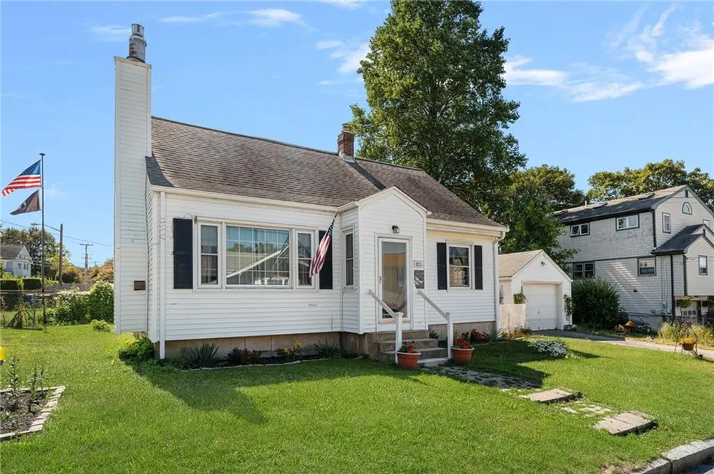 155 Evarts Street Newport RI 02840