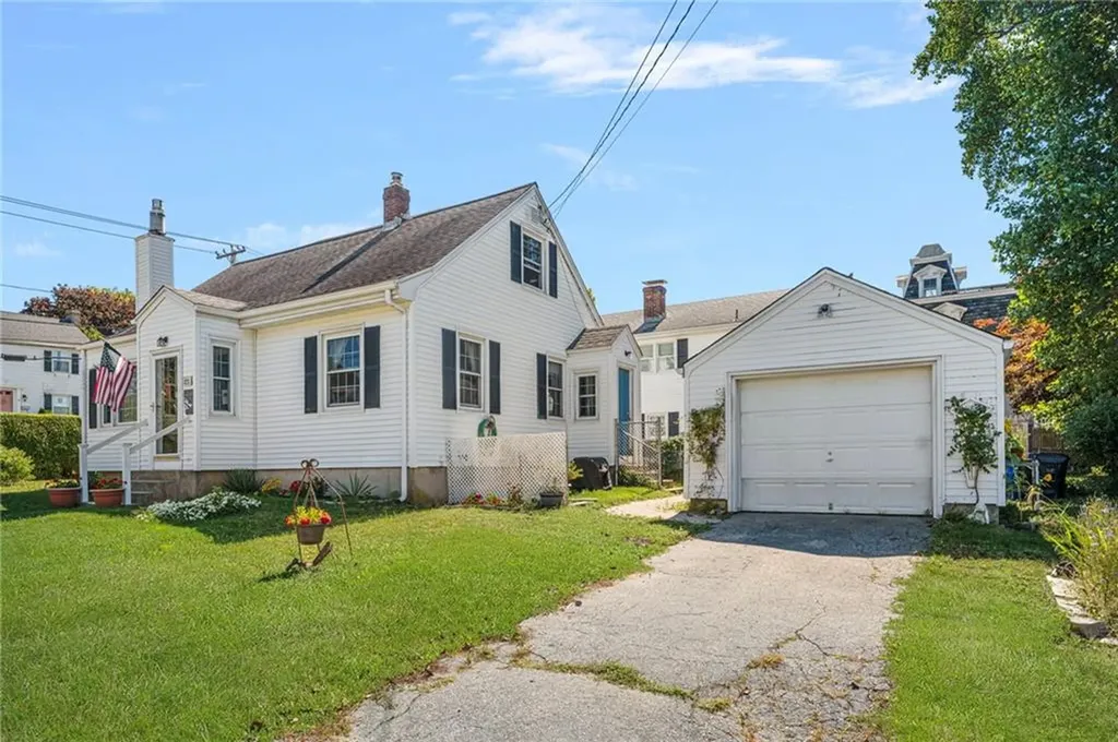 155 Evarts Street Newport RI 02840