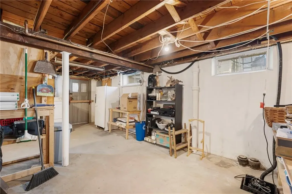 155 Evarts Street Newport RI 02840