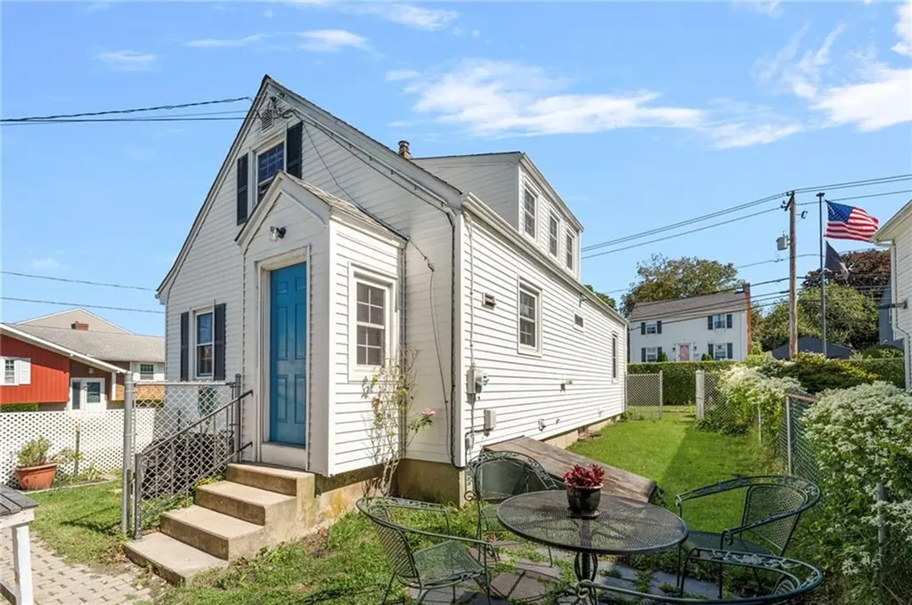 155 Evarts Street Newport RI 02840