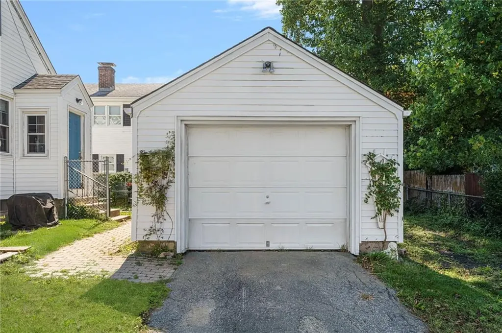 155 Evarts Street Newport RI 02840