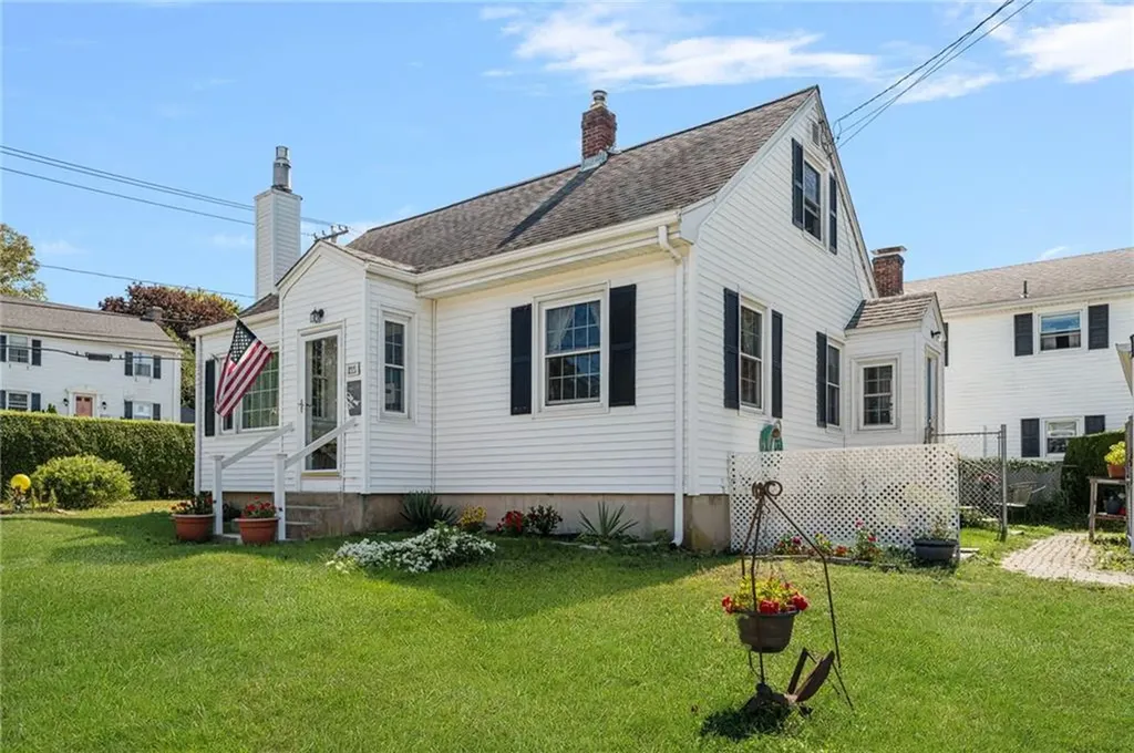 155 Evarts Street Newport RI 02840