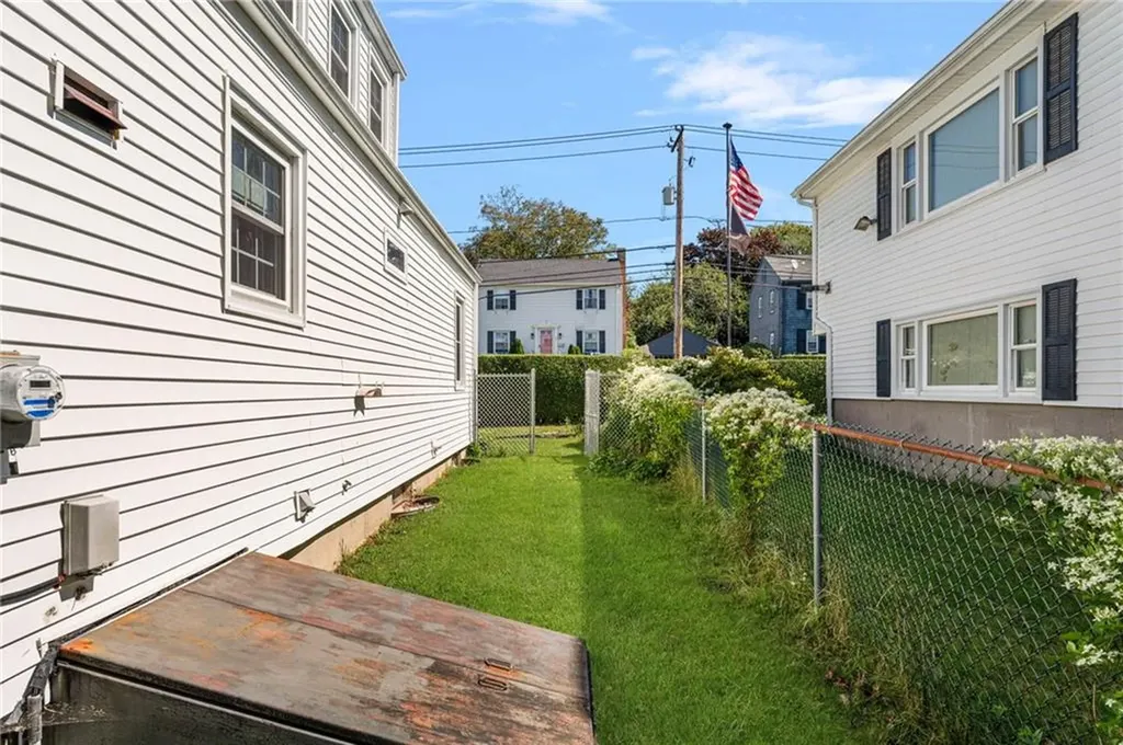 155 Evarts Street Newport RI 02840