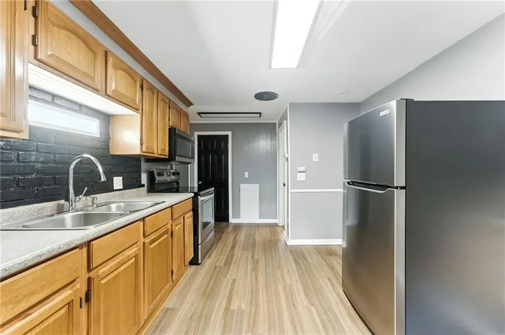 6 Roberts Street West Warwick RI 02893