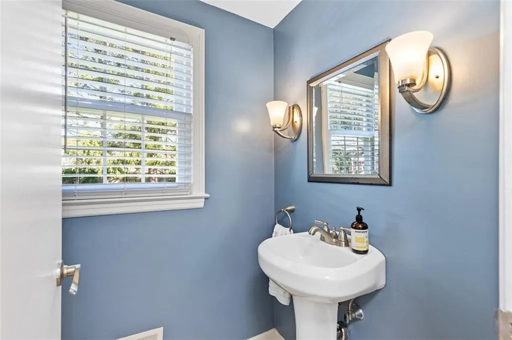 15 Stanhope Drive Barrington RI 02806