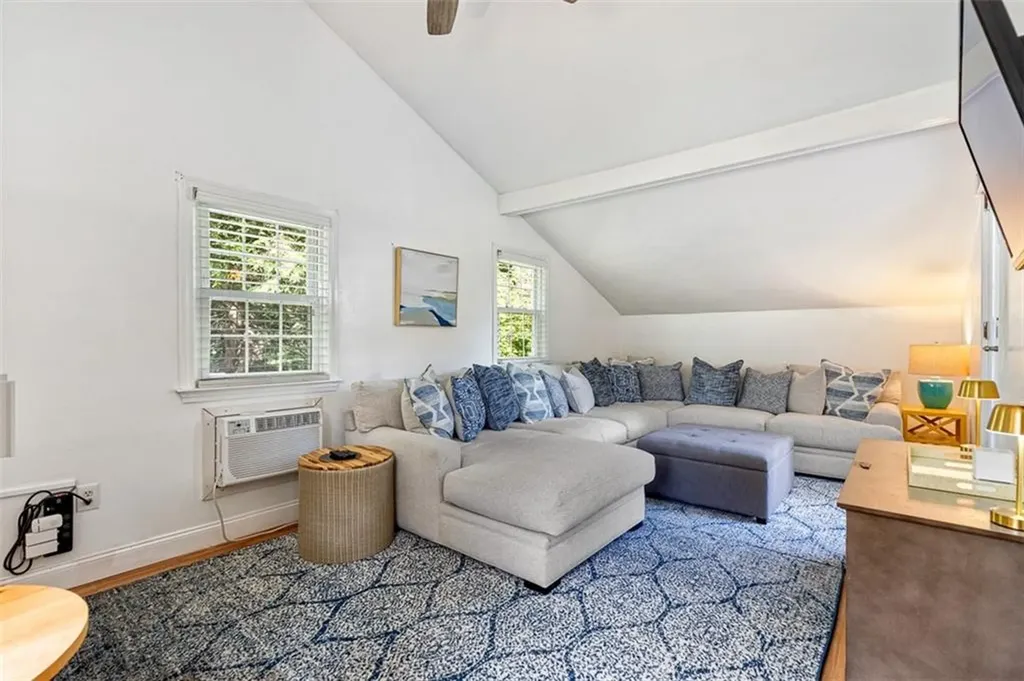 15 Stanhope Drive Barrington RI 02806