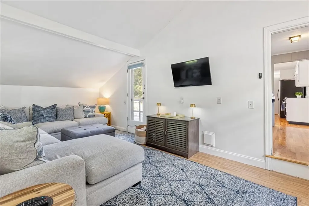 15 Stanhope Drive Barrington RI 02806
