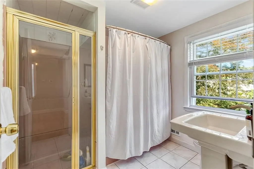 15 Stanhope Drive Barrington RI 02806