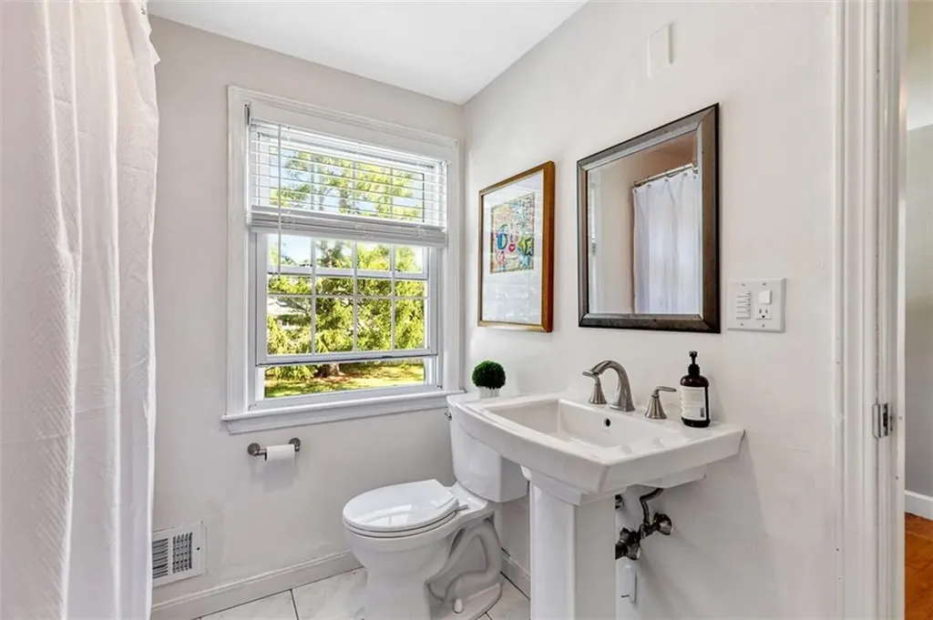 15 Stanhope Drive Barrington RI 02806
