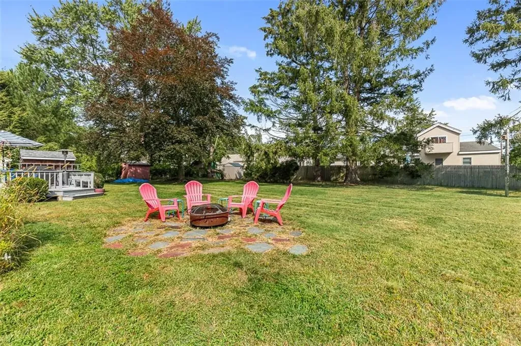 15 Stanhope Drive Barrington RI 02806