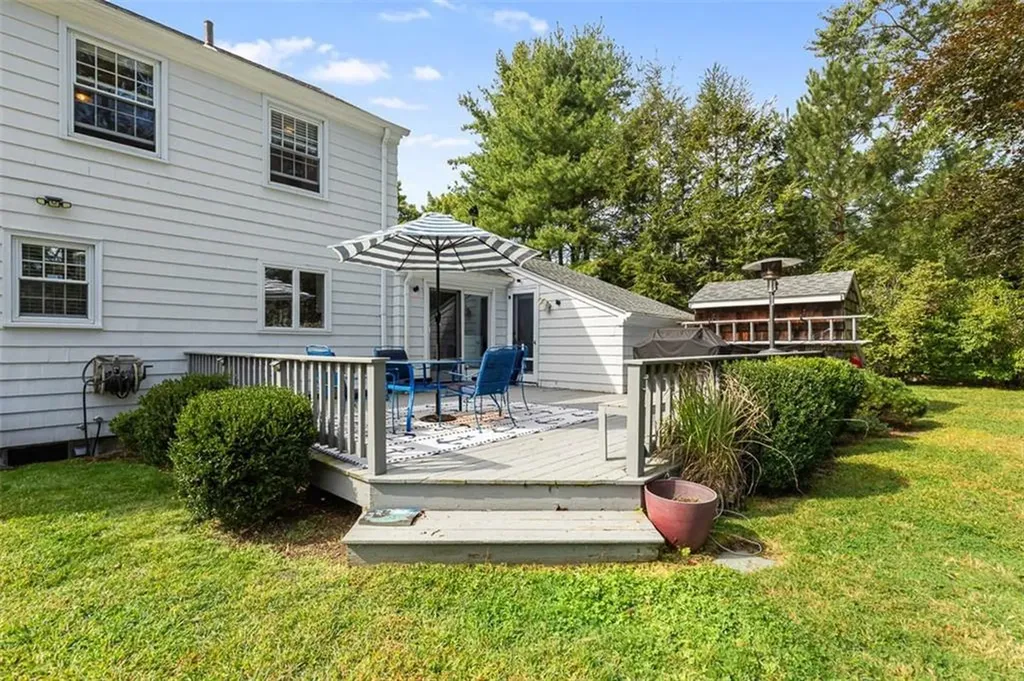 15 Stanhope Drive Barrington RI 02806