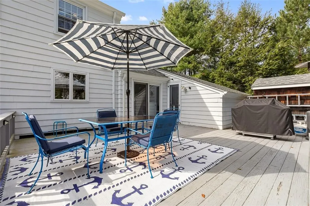15 Stanhope Drive Barrington RI 02806