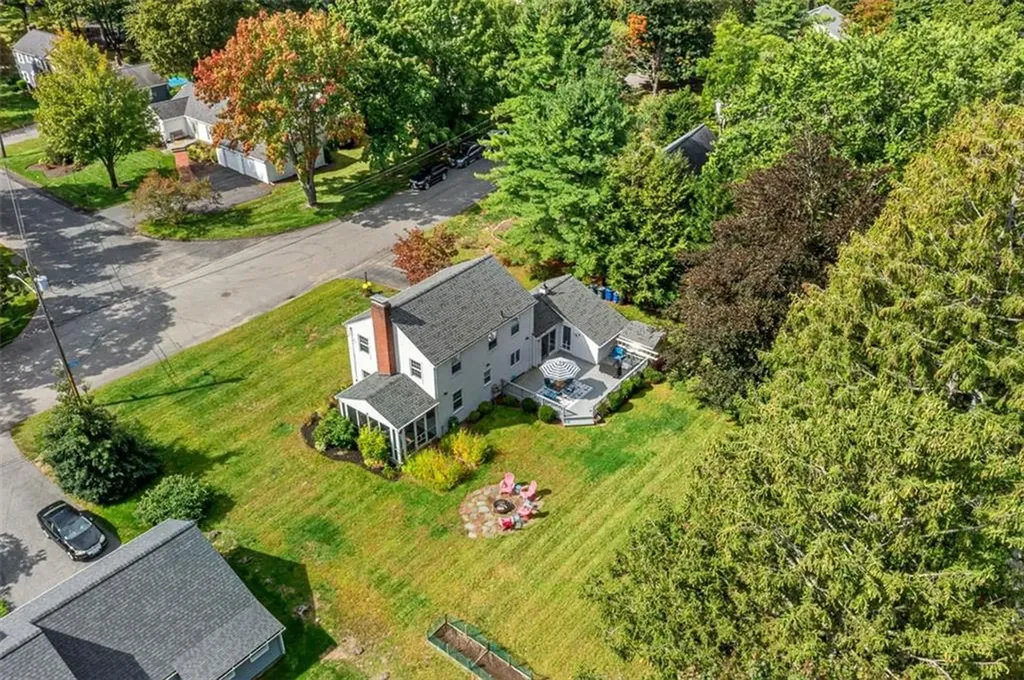 15 Stanhope Drive Barrington RI 02806