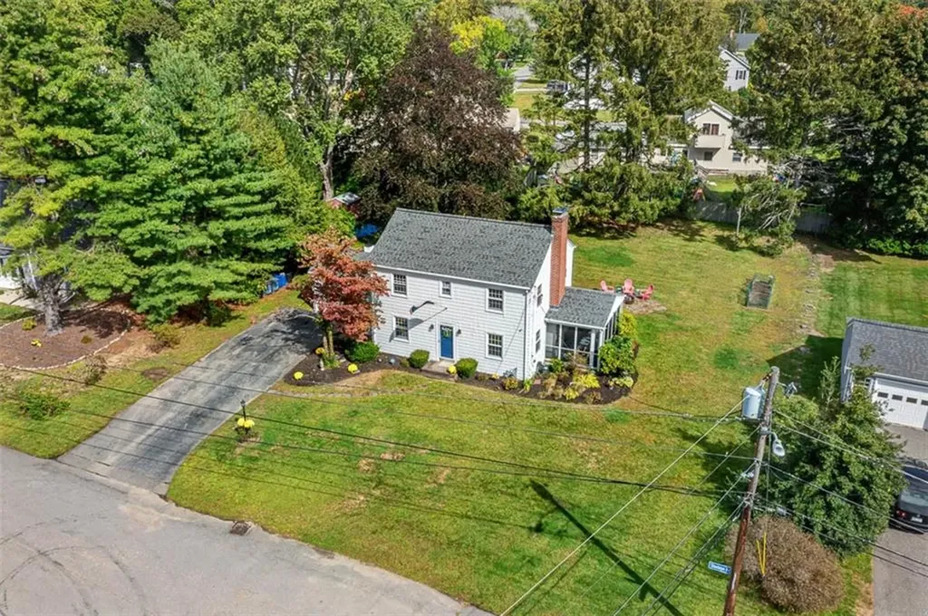 15 Stanhope Drive Barrington RI 02806