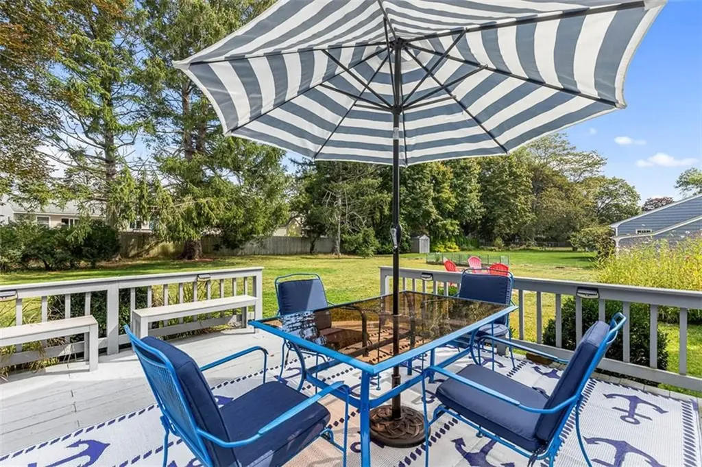 15 Stanhope Drive Barrington RI 02806