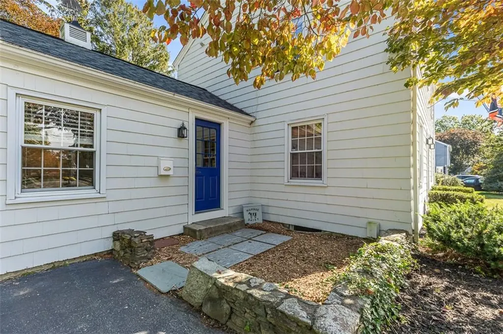15 Stanhope Drive Barrington RI 02806