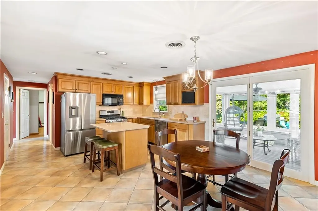1 Mulberry Lane Lincoln RI 02865