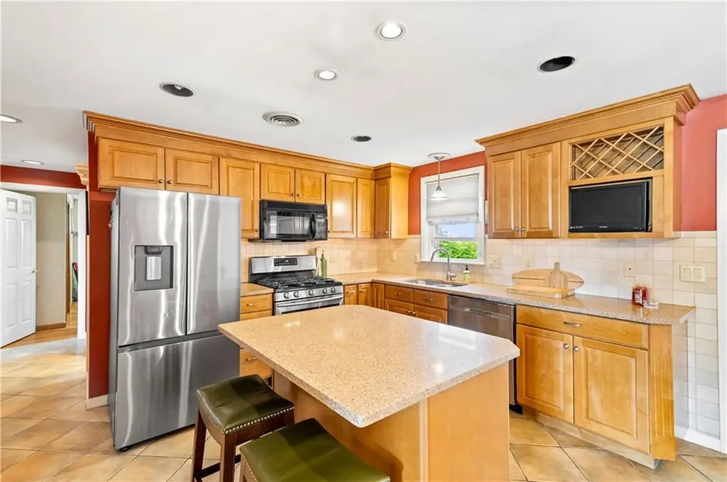 1 Mulberry Lane Lincoln RI 02865