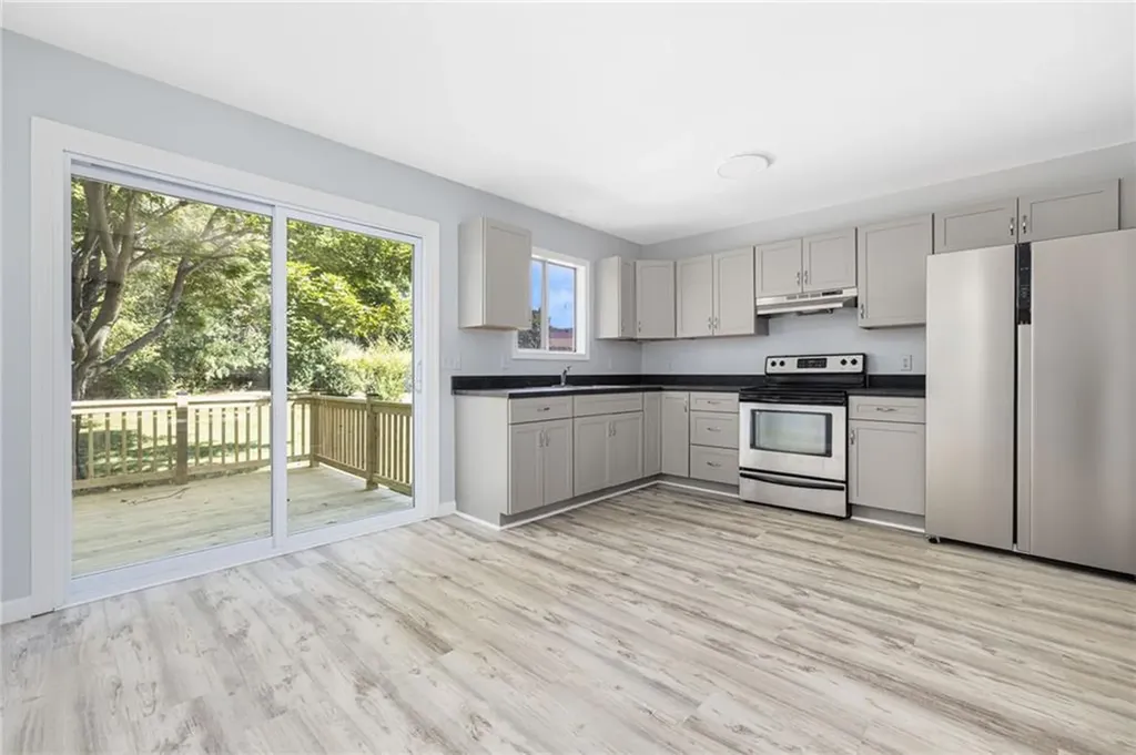 42 44 Meadowview Terrace Westerly RI 02891