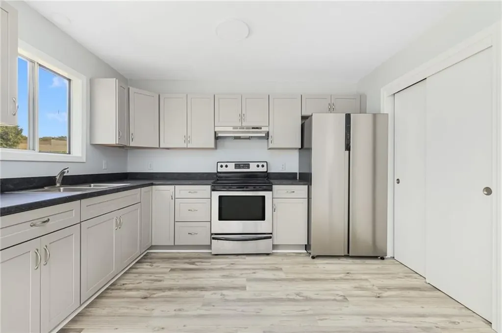 42 44 Meadowview Terrace Westerly RI 02891