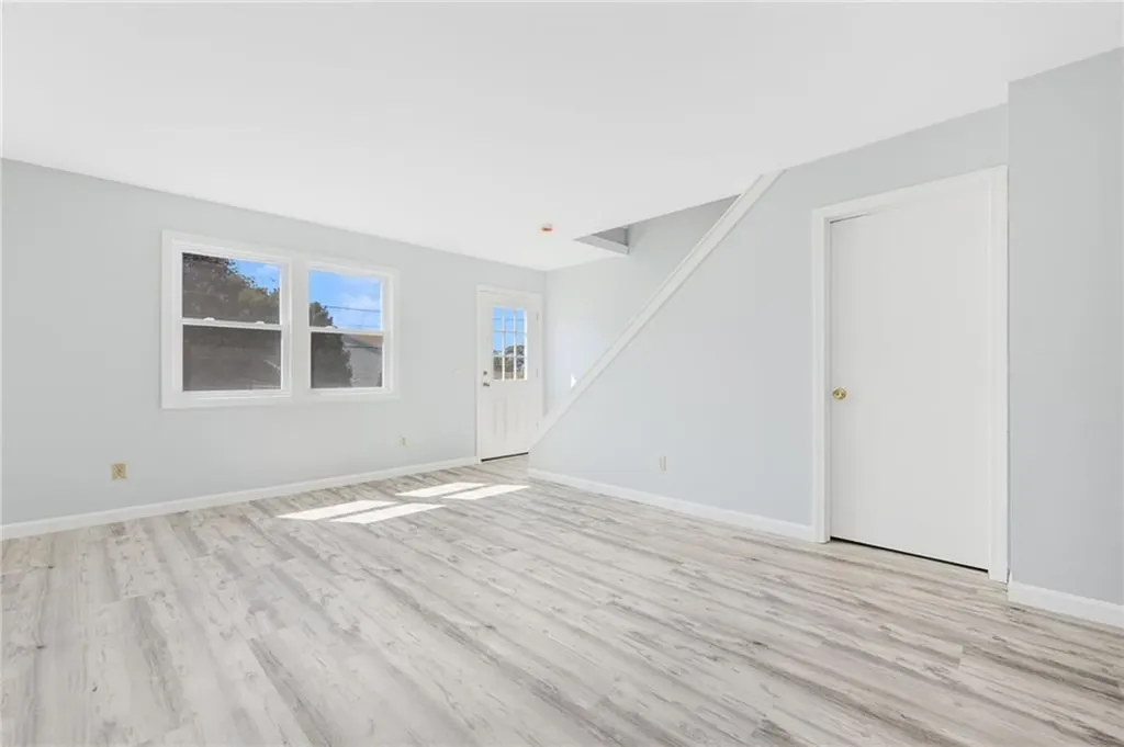 42 44 Meadowview Terrace Westerly RI 02891