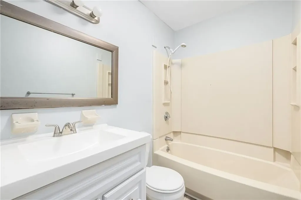 42 44 Meadowview Terrace Westerly RI 02891