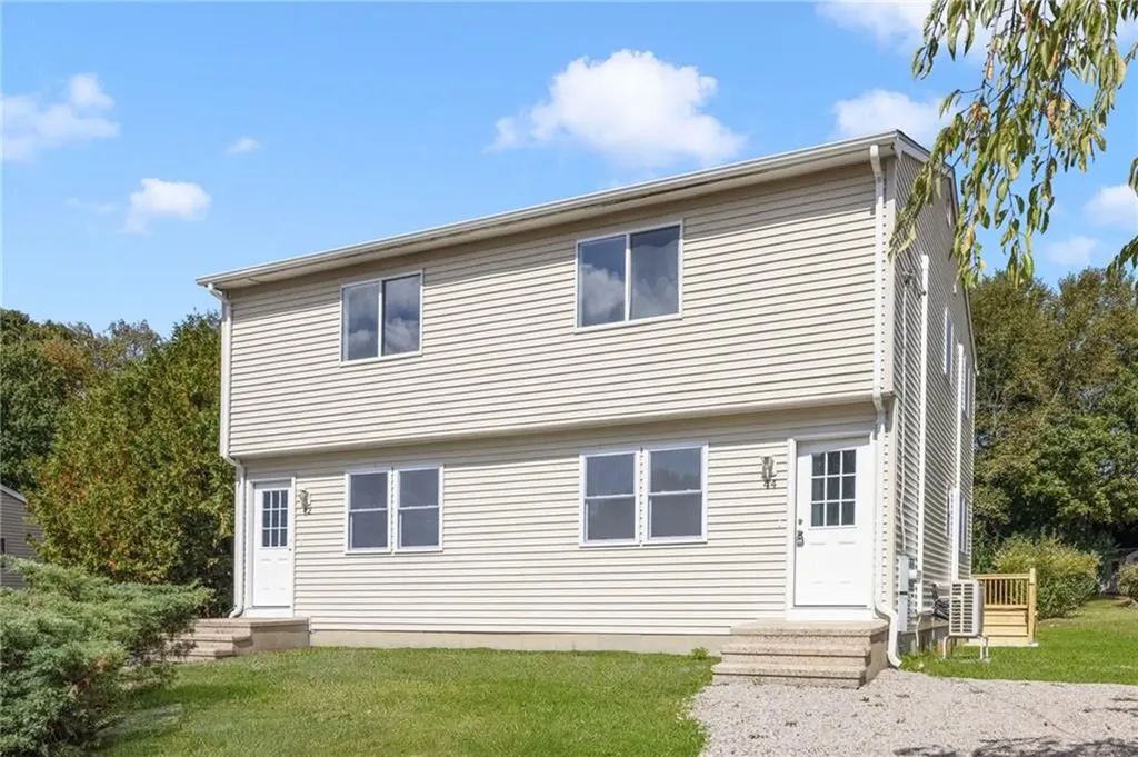 42 44 Meadowview Terrace Westerly RI 02891